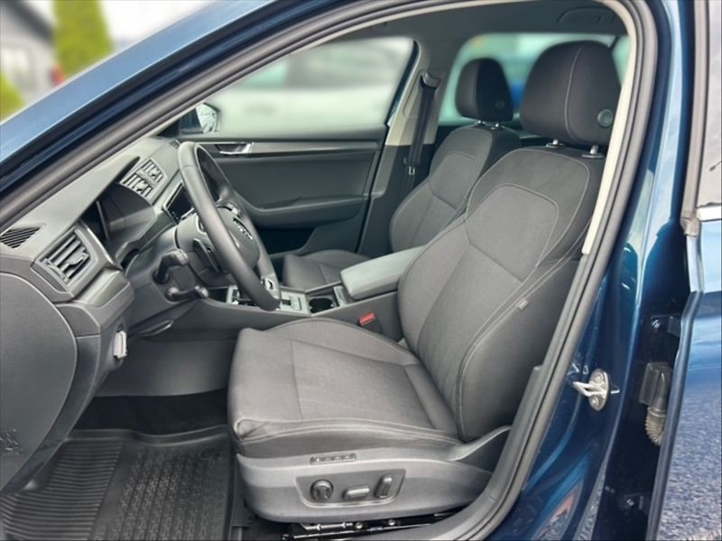 Škoda Superb 2,0 TDI 110 Style AT - fotka 7 z 11