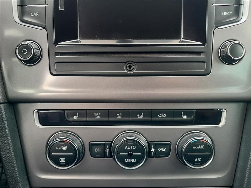 Volkswagen Golf VII 1,2 TSI 81kW LOUNGE - fotka 38 z 60