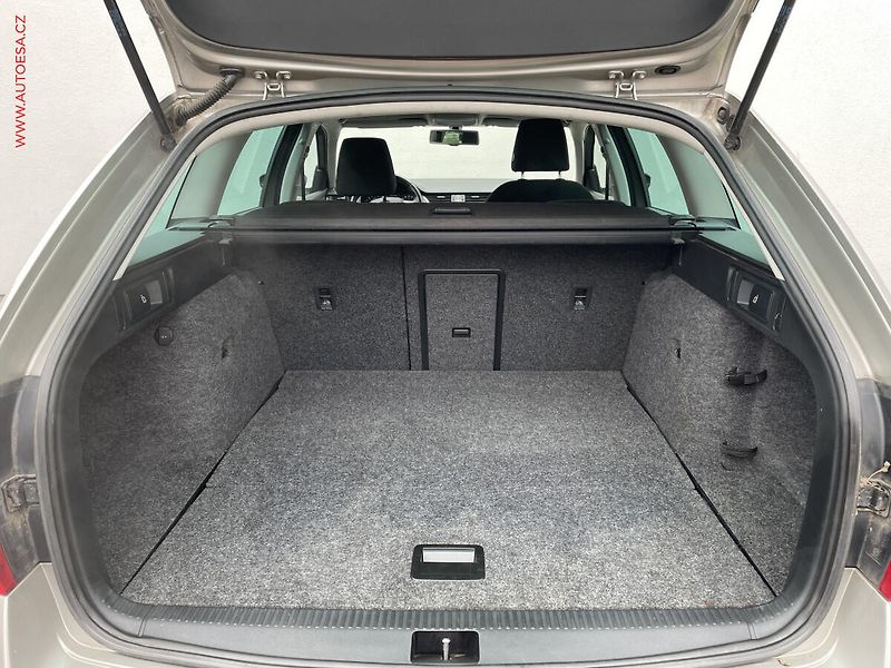 Škoda Octavia (2014) 2.0 TDi, Elegance, +kola - fotka 7 z 21
