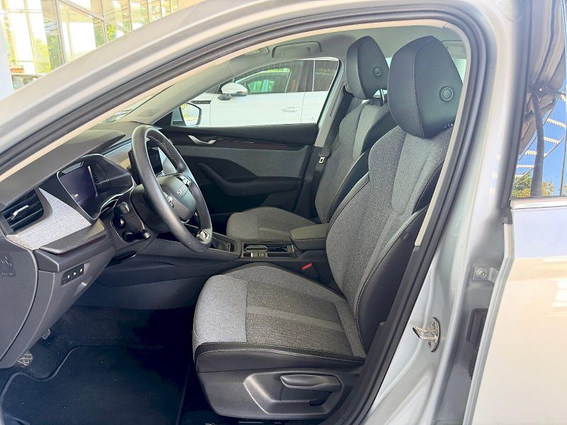 Škoda Octavia (2025) Top Selection 1.5 TSI / 110 kW - fotka 6 z 29