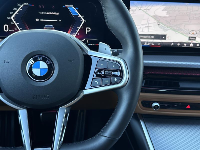 BMW Řada 3 320d xDrive M-Sport Touring - fotka 14 z 31