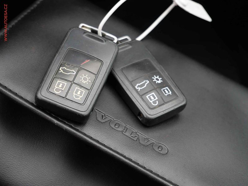 Volvo S60 (2011) 2.0 T, AC, park.asist - fotka 17 z 18