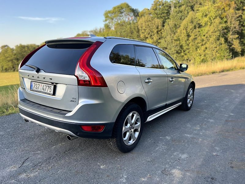 Volvo XC60 (2009) T6 AWD - fotka 6 z 11