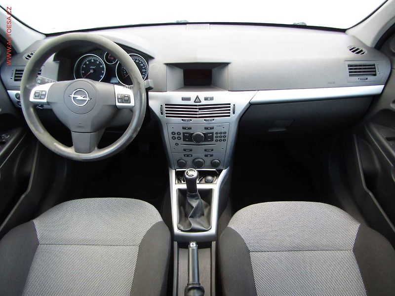 Opel Astra (2009) 1.4i, ČR, AC, tempo - fotka 8 z 18