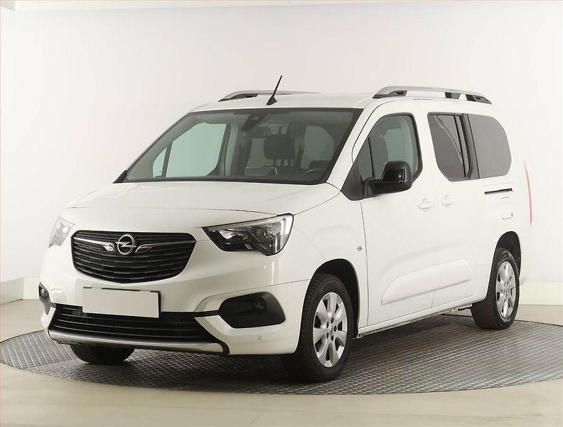 Opel Combo (2022) Maxi Elegance 1.5 CDTI, 7Míst - fotka 2 z 24