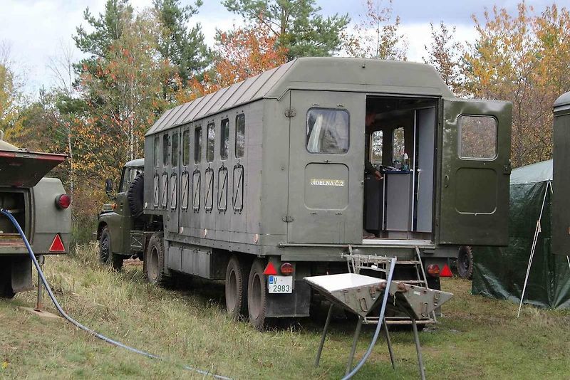 Setkání s názvem Kozinec, které se uskutečňuje dvakrát do roka, vždy na jaře a na podzim, je pro vyznavače vojenské historické techniky plné zážitků.