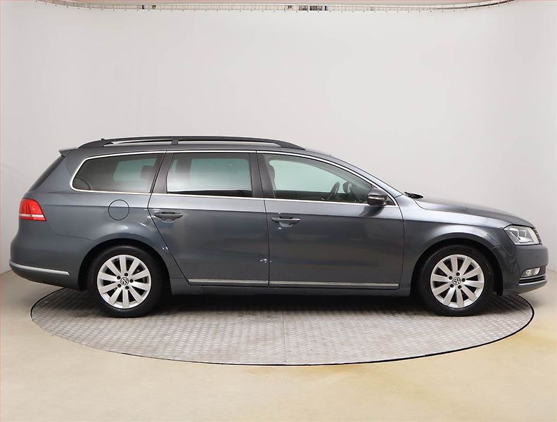 Volkswagen Passat (2013) Comfortline 2.0 TDI - fotka 6 z 20