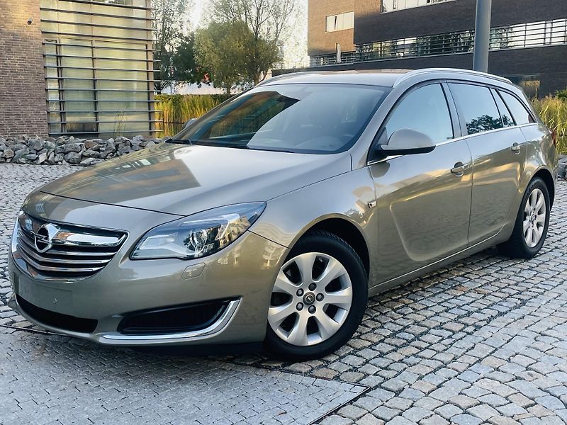 Opel Insignia 2.0CDTi MANUÁL VÝHŘEV LED - fotka 2 z 41