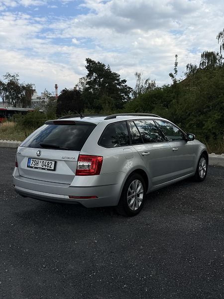 Škoda Octavia (2019) 1. Majitel, Dovoz - fotka 6 z 21