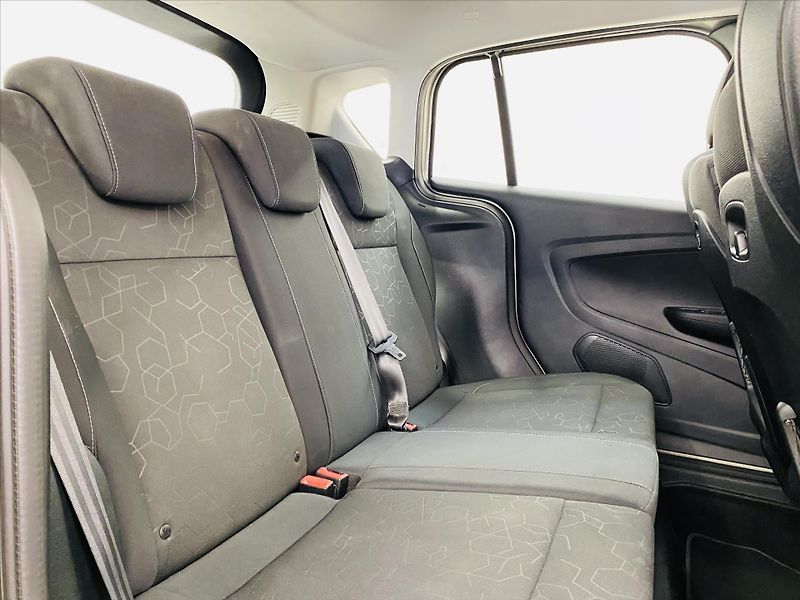 Ford B-MAX 1,0 EcoBoost 74kW - fotka 7 z 23