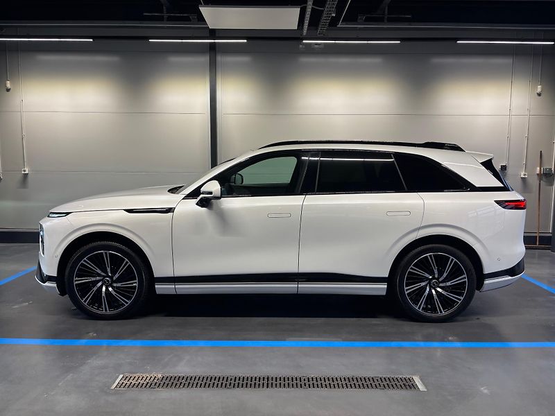 Xpeng G9 (2025) G9 AWD Performance - fotka 3 z 6