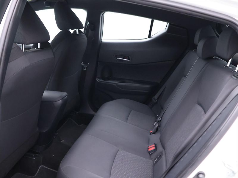 Toyota C-HR 1,2 Turbo 85kW CZ Serv.kniha - fotka 15 z 32