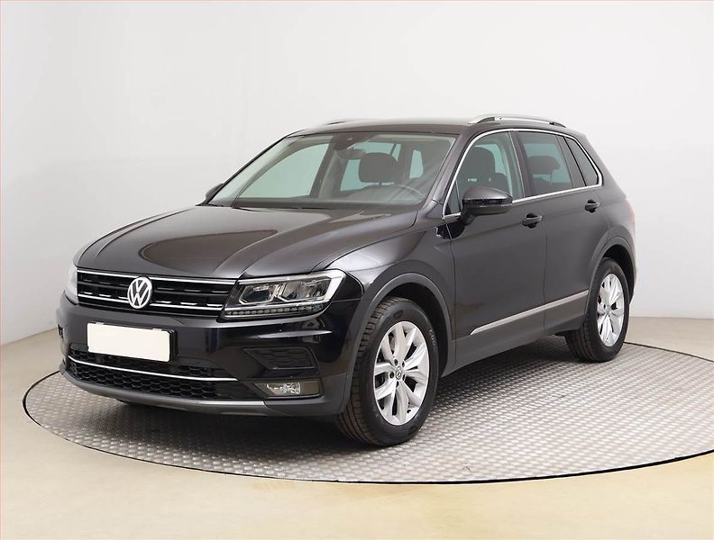 Volkswagen Tiguan (2019) Highline 2.0 TSI - fotka 2 z 25