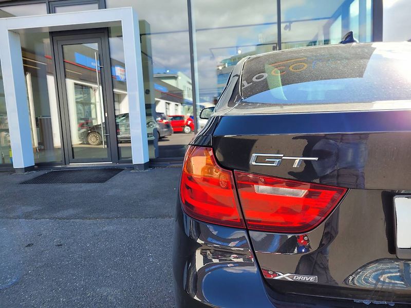 BMW Řada 3 330d GT M Paket - fotka 6 z 37