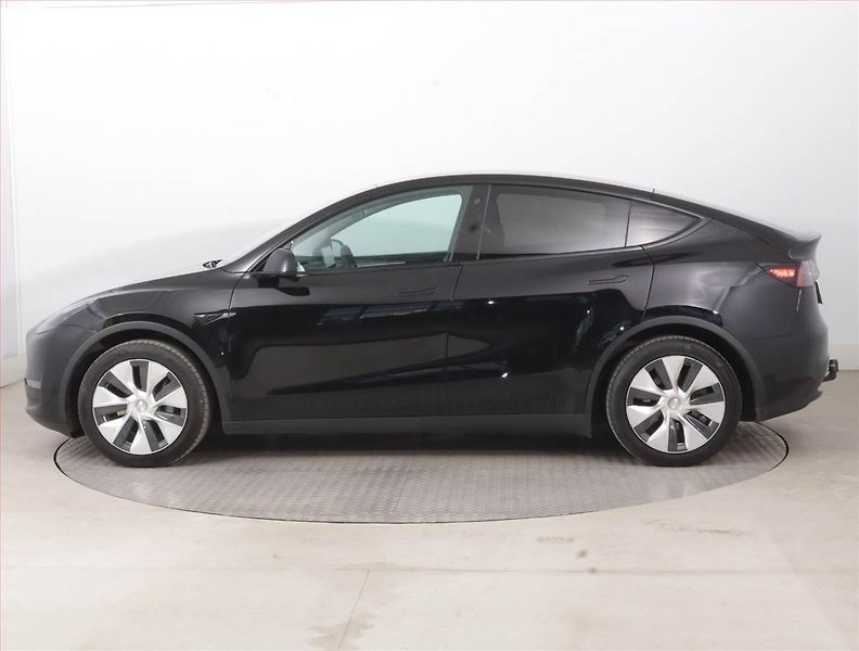Tesla Model Y (2022) Long Range AWD 79kWh, SoH 91% - fotka 3 z 23