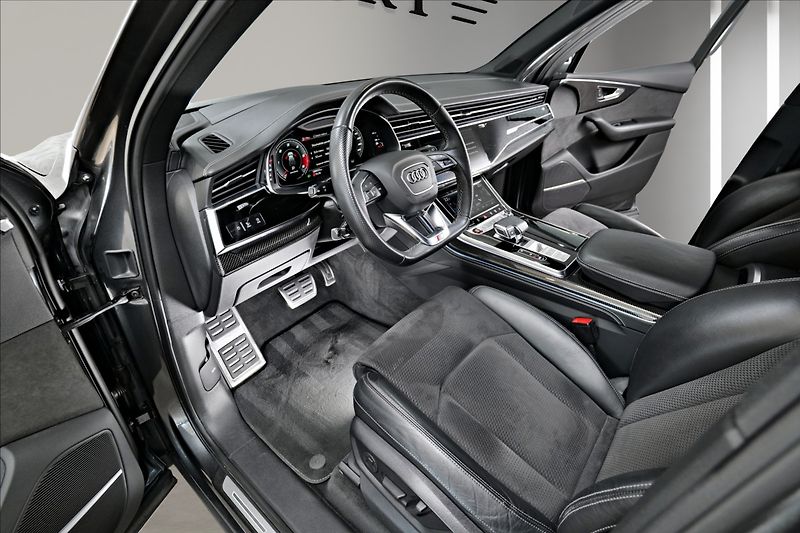 Audi SQ7 4x4 / MATRIX / PANO/VZDUCH - fotka 13 z 25