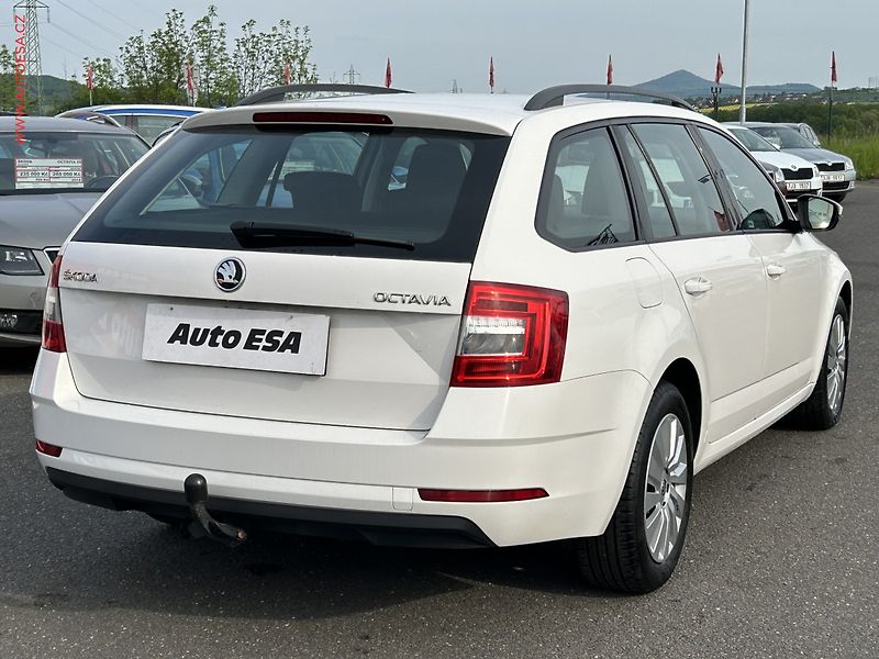 Škoda Octavia (2017) 1.6 TDi, ČR, Ambition, AC - fotka 4 z 16