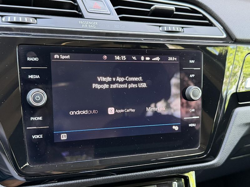 Volkswagen Touran (2018) Highline 1,4 TSI DSG, odpočet - fotka 25 z 37