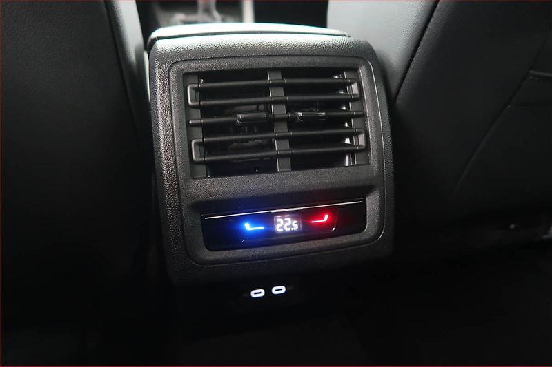 Volkswagen Golf (2025) 1.5 TSI, 1.Majitel, DPH - fotka 18 z 20