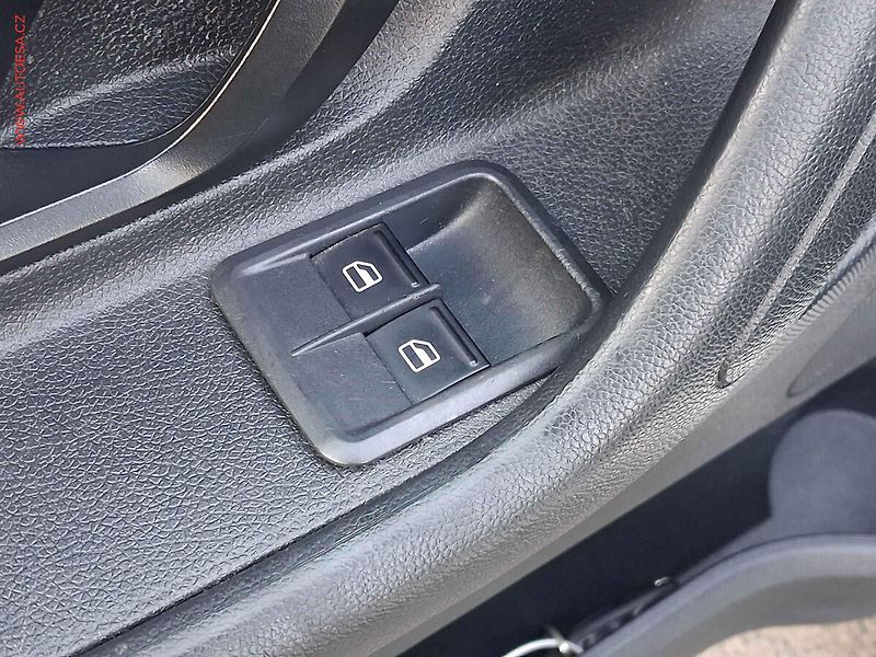 Škoda Fabia (2013) 1.6TDi, ČR, AC, tažné - fotka 11 z 15