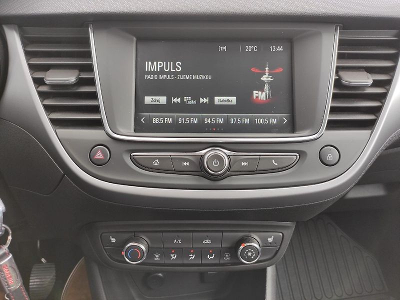 Opel Crossland (2022) 1.2 110k MAN 6 TZ 1. majitel - fotka 16 z 28