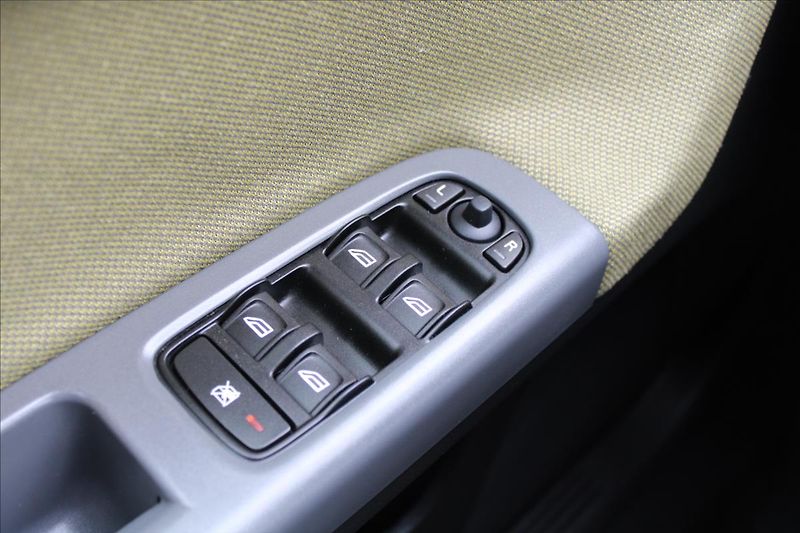 Volvo S40 2,4 i  NOVÉ V ČR,SERVIS - fotka 10 z 27