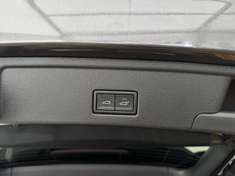 Volkswagen Touareg 3.0Tdi*1-MAJ*DPH*HUD*R-LINE* - fotka 13 z 50
