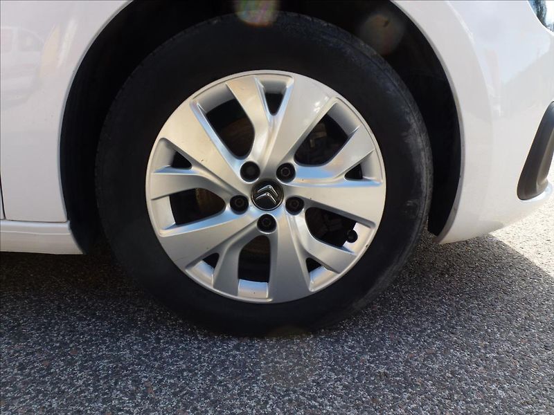 Citroën Grand C4 SpaceTourer 1,2 Pure Tech 130 7míst - fotka 44 z 45
