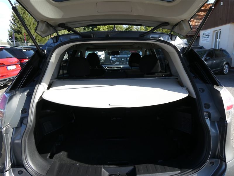 Nissan X-Trail 1,6 dCi 96kW 4x4 serviska - fotka 16 z 44