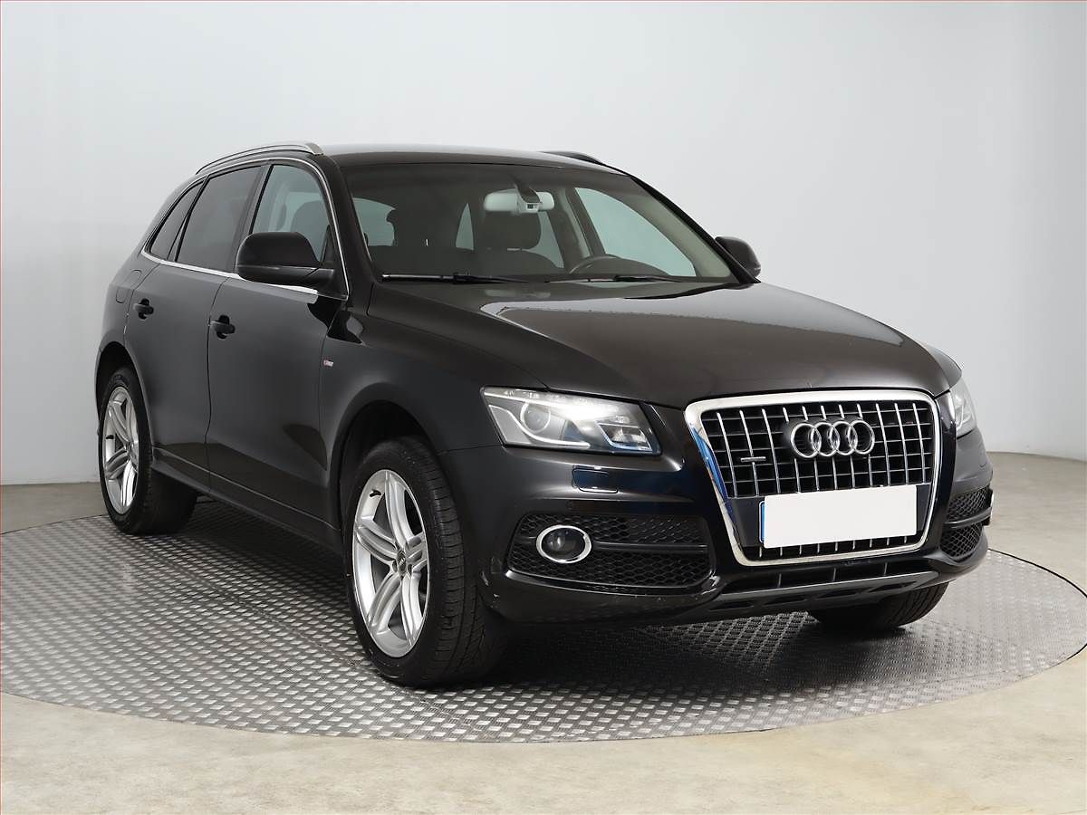 Audi Q5 2.0 TDI, 4X4, Serv.kniha