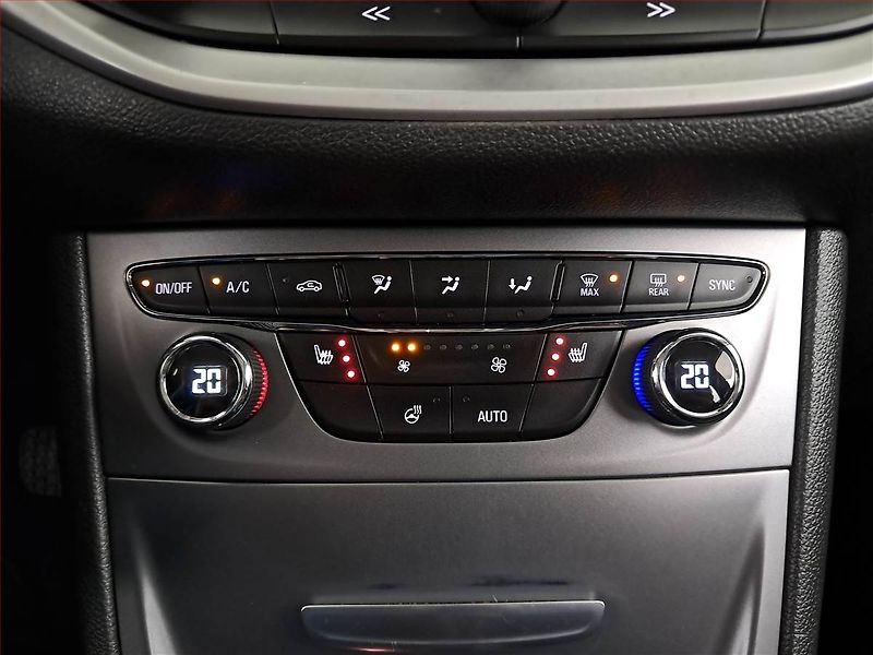 Opel Astra (2019) 1.6 CDTI, Automat, Navi - fotka 15 z 17