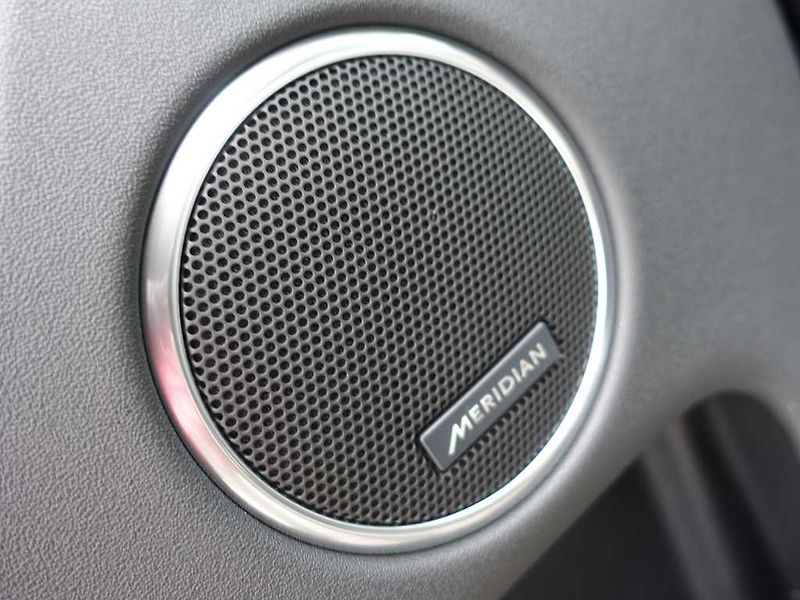Land Rover Discovery Sport 2,0 R-Dynamic SE D200 - fotka 15 z 36