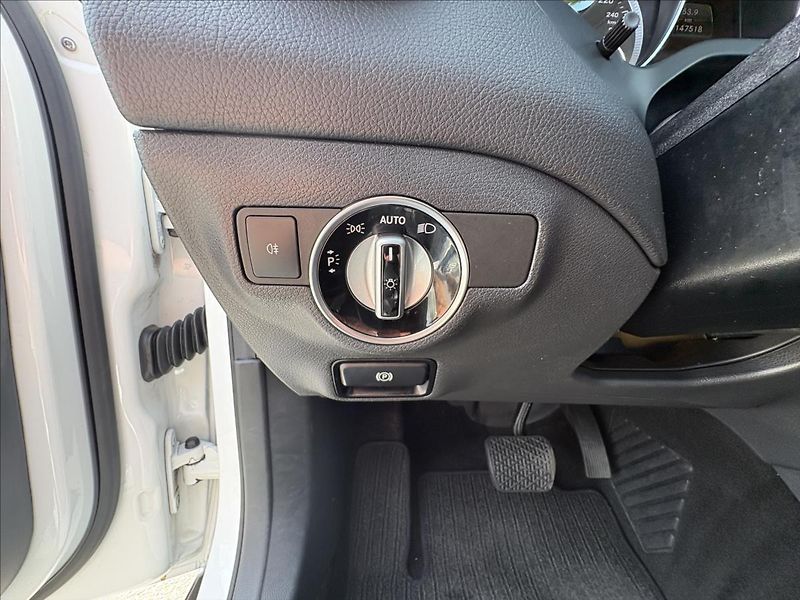 Mercedes-Benz GLA 1,6 180i 90kW AT,Led,Kůže,Navi - fotka 6 z 34