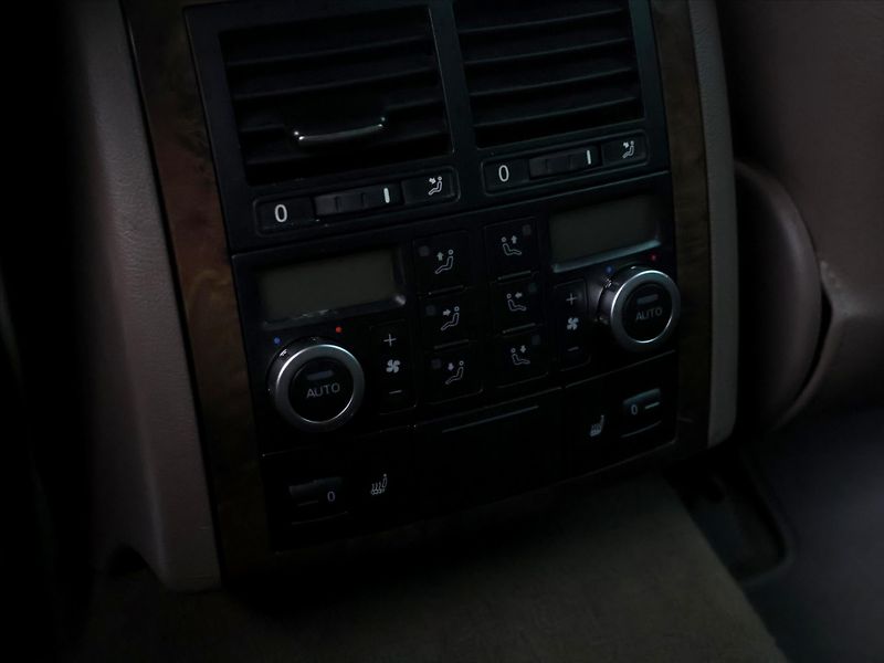 Volkswagen Touareg 3,0 TDI V6 176kW Tiptronic CZ - fotka 15 z 39