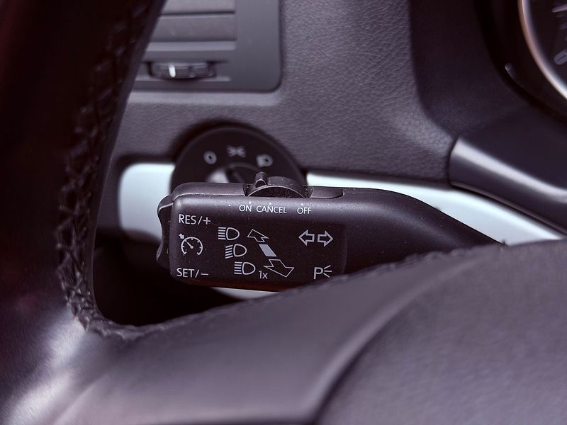 Škoda Octavia 1.4 TSi Elegance, Serviska - fotka 20 z 33