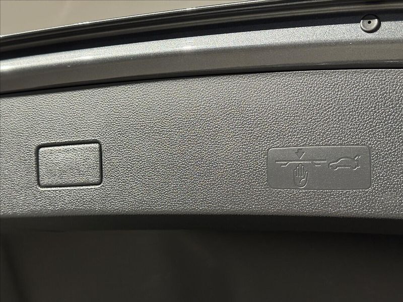Volkswagen T-Roc 1,5 TSi  Sport Virtual Assist - fotka 10 z 44