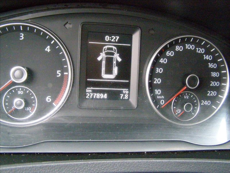 Volkswagen Caravelle 2,0   LONG  DSG po servisu 103 - fotka 30 z 38