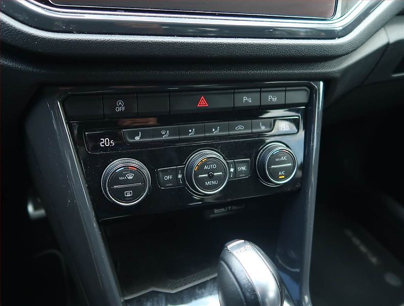 Volkswagen T-Roc (2018) Style 2.0 TSI 4Motion, 4X4 - fotka 19 z 20