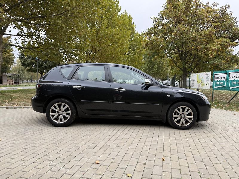 Mazda 3 1.6 AUTOMAT WEBASTO - fotka 12 z 32
