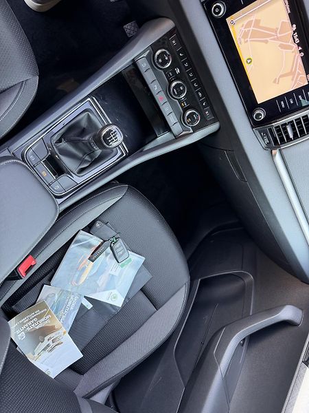 Škoda Karoq 1,5i 110kW navigace  - fotka 13 z 16