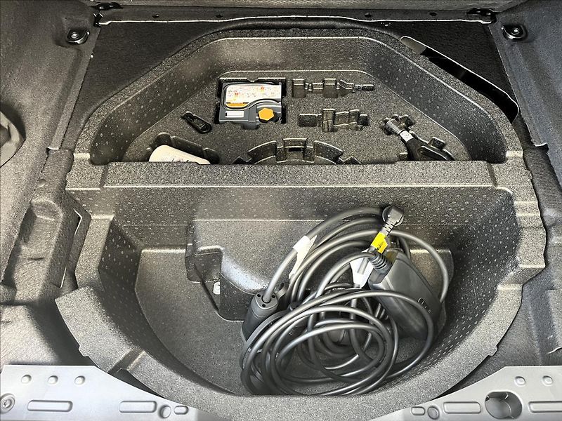 Land Rover Range Rover Sport (2026) 3,0 P460e DYNAMIC SE PHEV - fotka 8 z 39