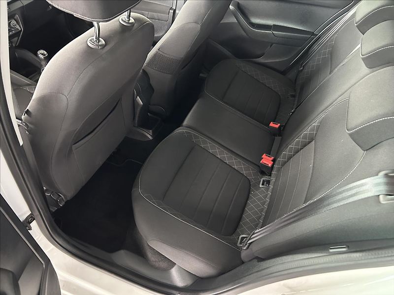 Škoda Fabia 1,2   TSI 81kW,SERVISKA,STYLE - fotka 25 z 28