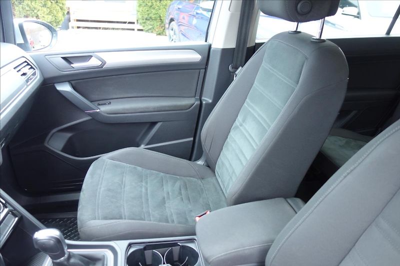 Volkswagen Touran 2,0 TDi 110KW,ČR,SERV.KN.,DSG. - fotka 12 z 34