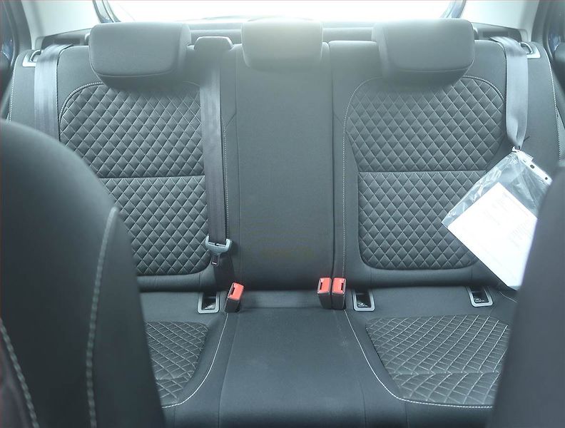 Škoda Fabia (2017) Drive 1.0, Serv.kniha - fotka 10 z 15