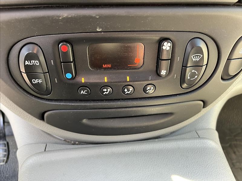 Renault Scénic 2.0 i 16V 4x4 TAŽNÉ STK 2/2028 - fotka 18 z 29