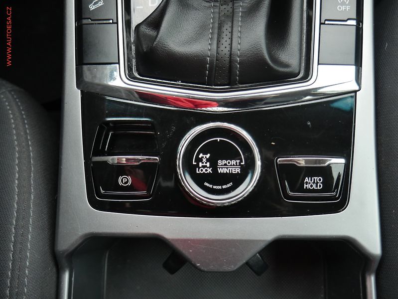 SsangYong Korando (2022) 1.5 TGDi AWD, 1.maj,ČR, AT - fotka 18 z 22