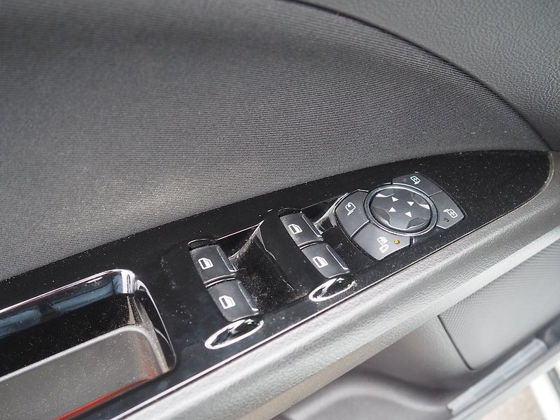 Ford Mondeo (2018) 2.0 TDCi, 110 kW - fotka 18 z 34