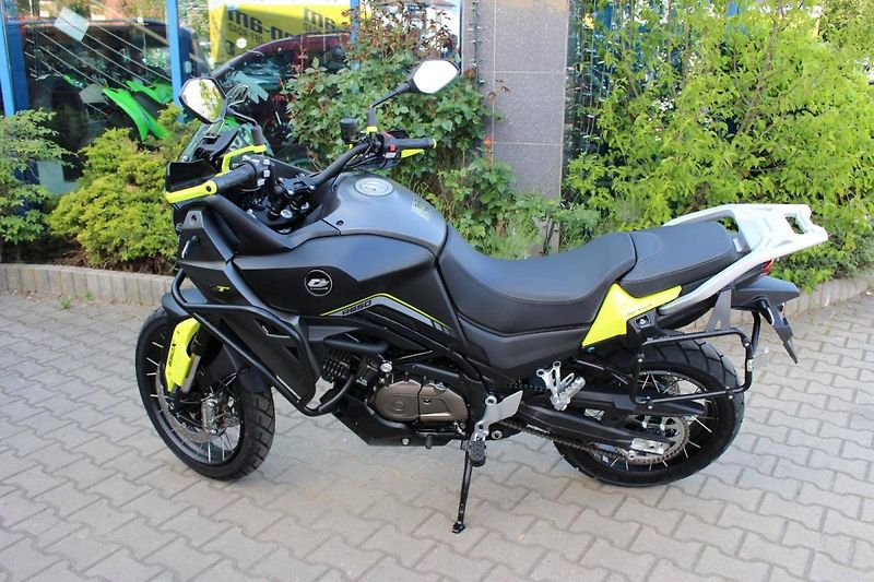 QJ Motor (2024) SVT 650 X NOVINKA 2024 SKLADEM - fotka 10 z 11