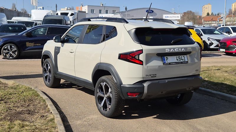 Dacia Duster (2026) Journey hybrid-G 150 4x4 - fotka 4 z 10