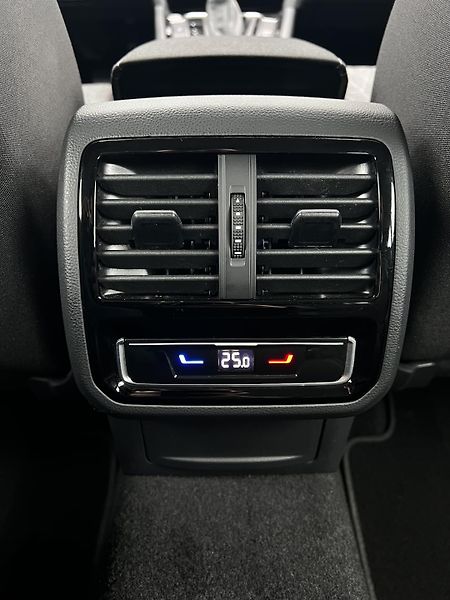 Volkswagen Passat 2.0TDI DSG 110kW 1.Maj DPH TZ - fotka 20 z 23